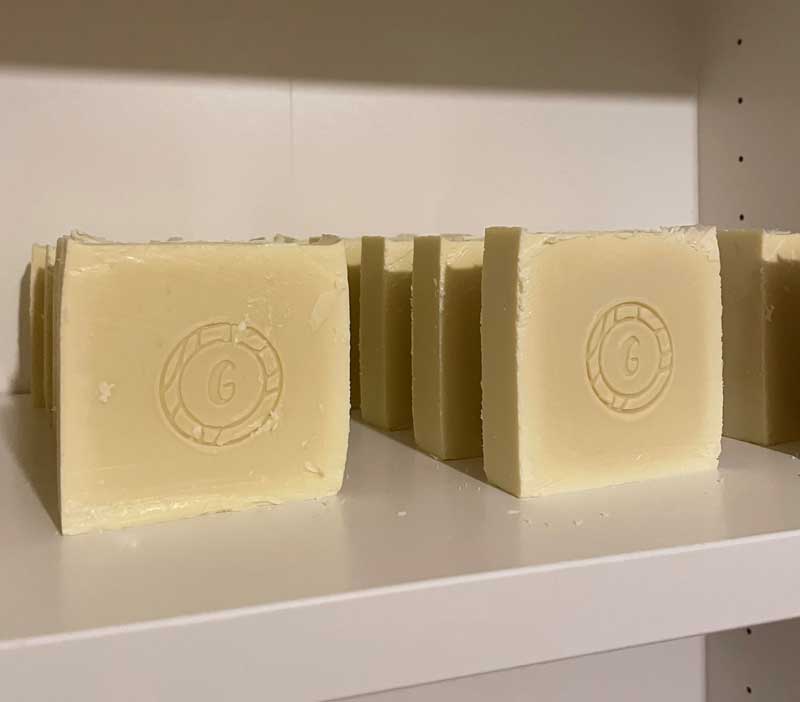 Rangées de savons artisanaux